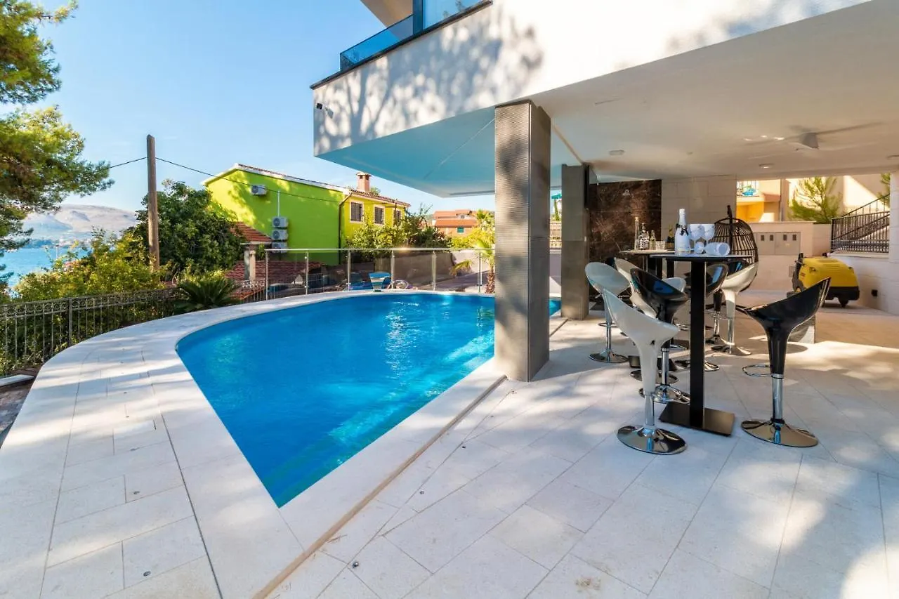 Villa Valentina With Pool Trogir Apartment